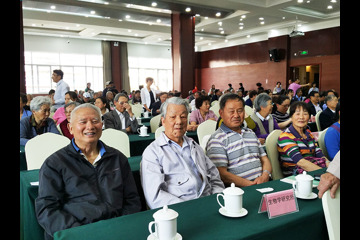 学习健康知识  实现长寿梦想——记生物所离退休老同志参加健康讲座