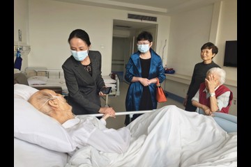 中国医学科学院医学生物学研究所慰问参加抗战老同志