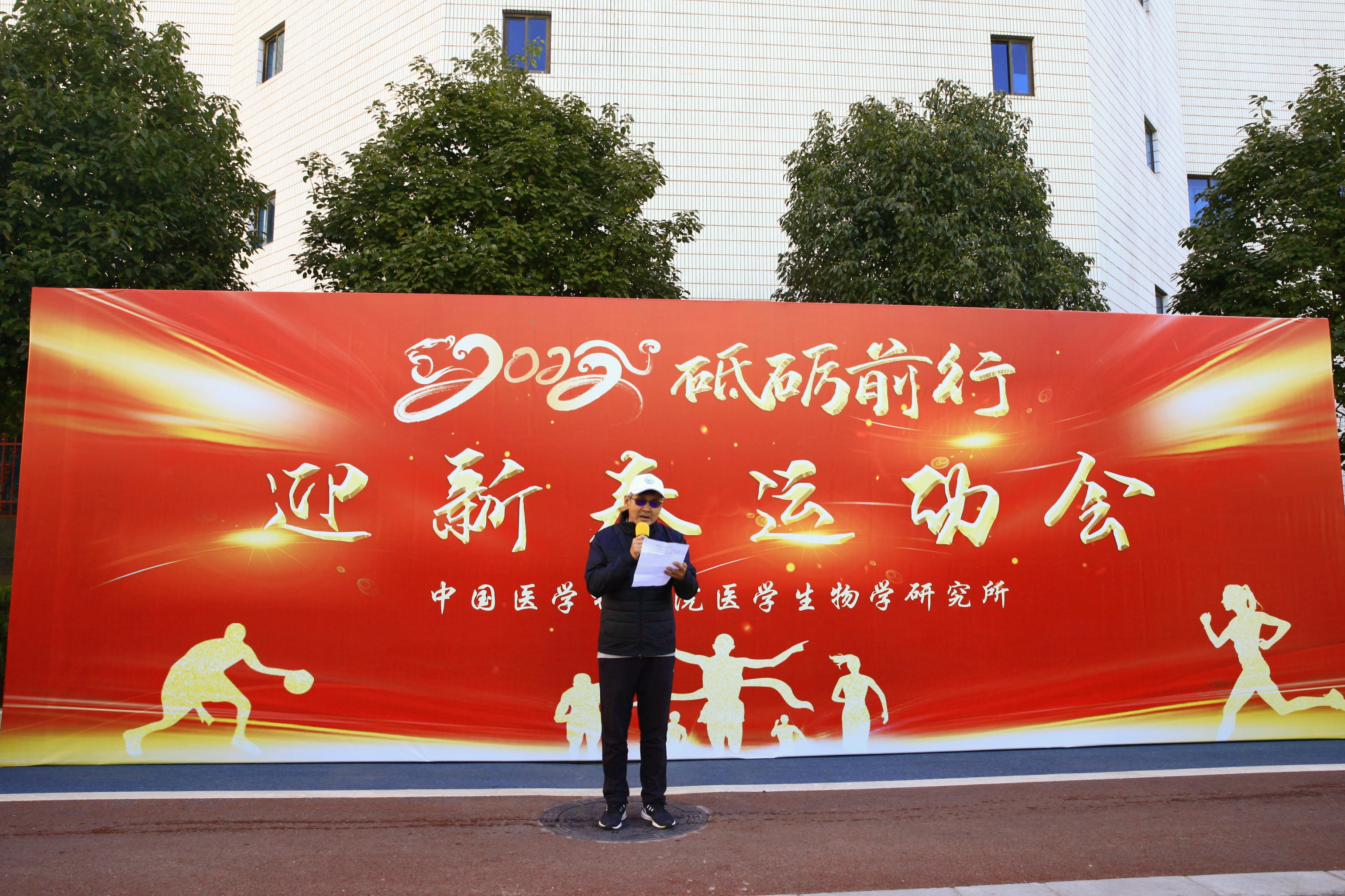 69db6cb10ab6440180ae0f5dd8350198.jpg