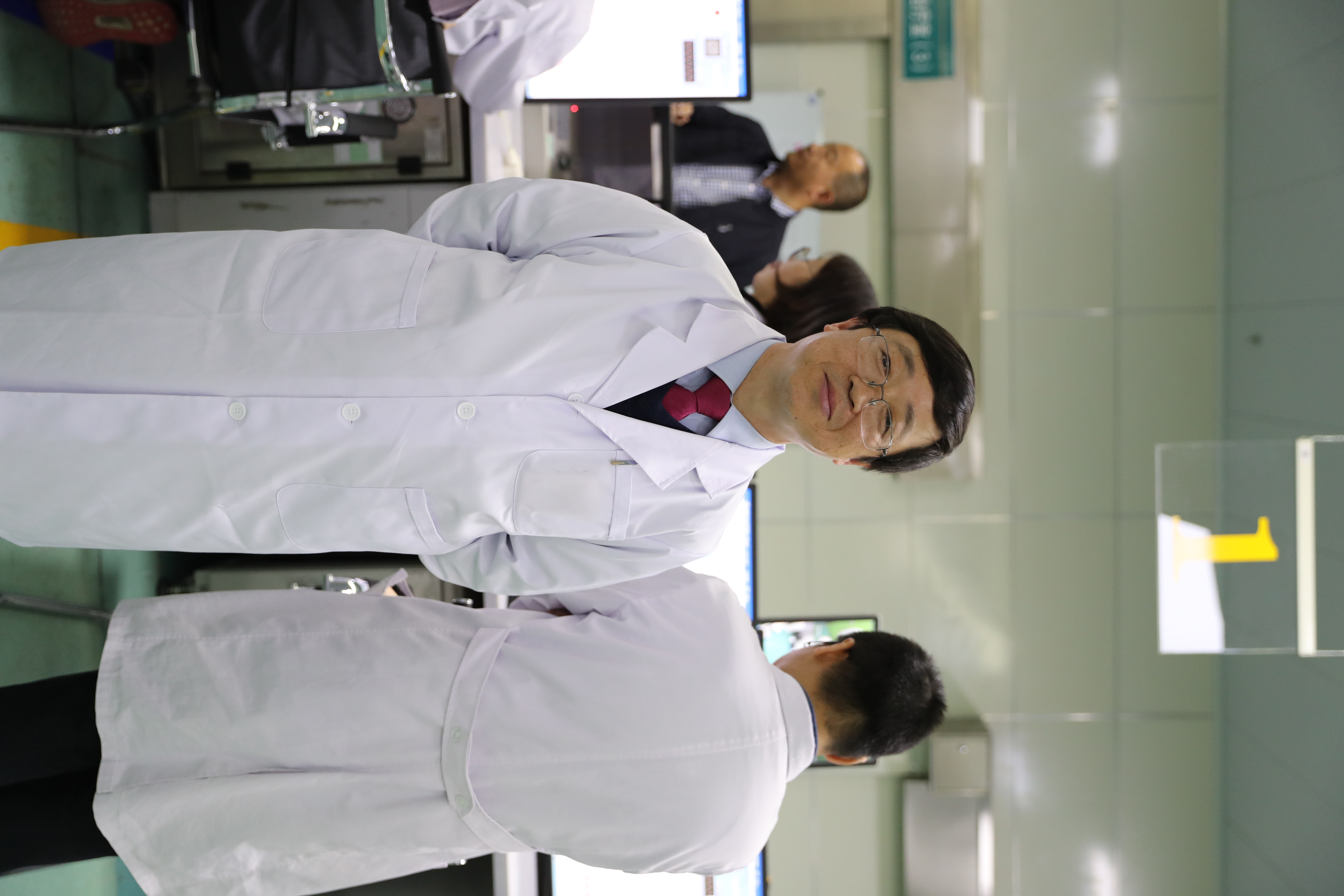 ec84a680e8c343968c4fef548cfe8ef7.jpg