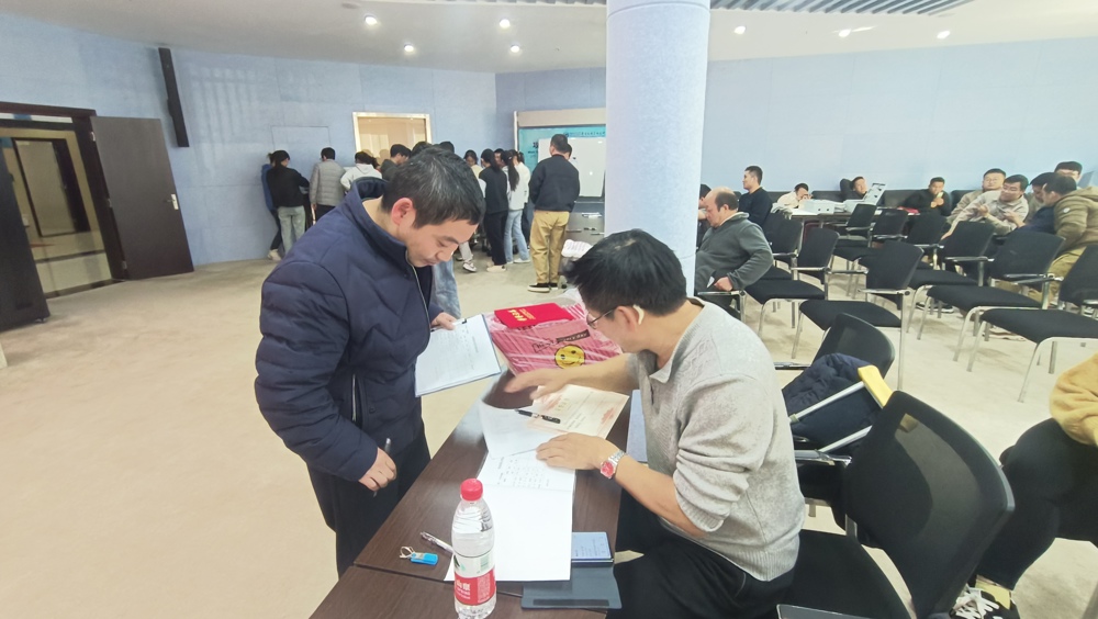 活动现场工作人员