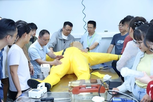 实践教学一：正压防护服效果验证&nbsp;